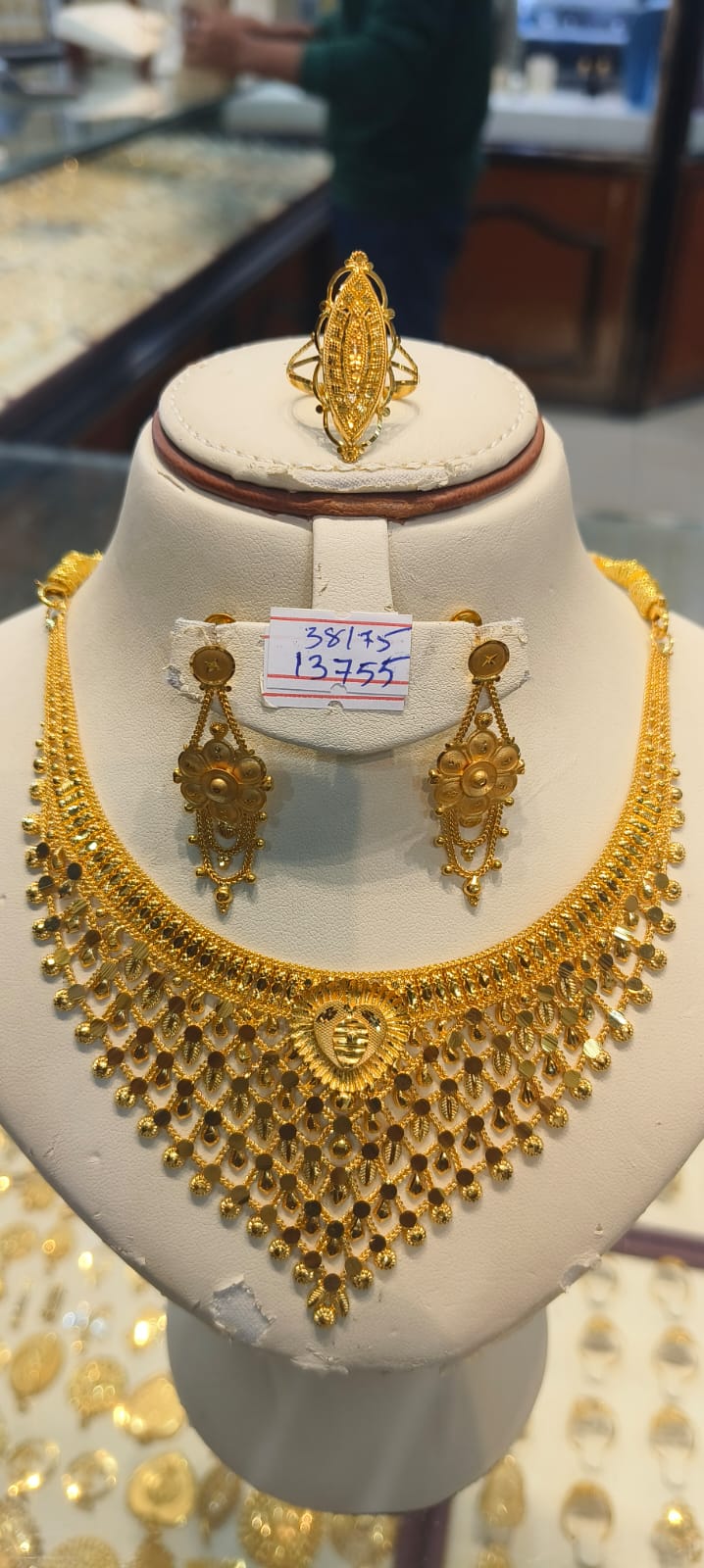 Gold Jewellery Set