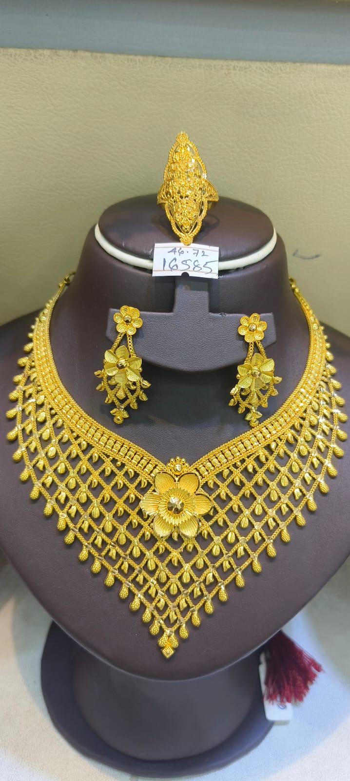 Gold Jewellery Set