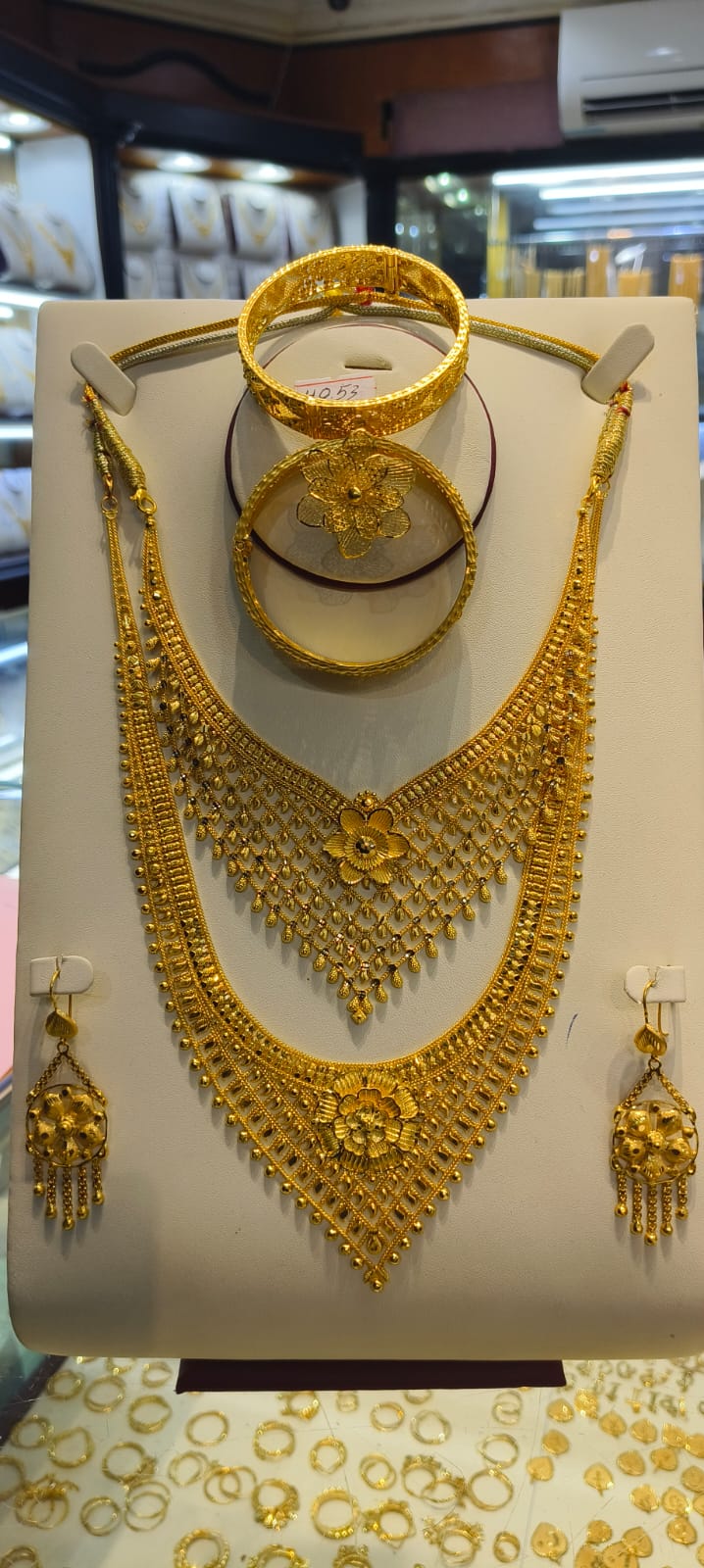 Gold Jewellery Set