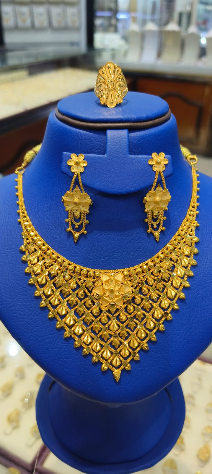 Gold Jewellery Set