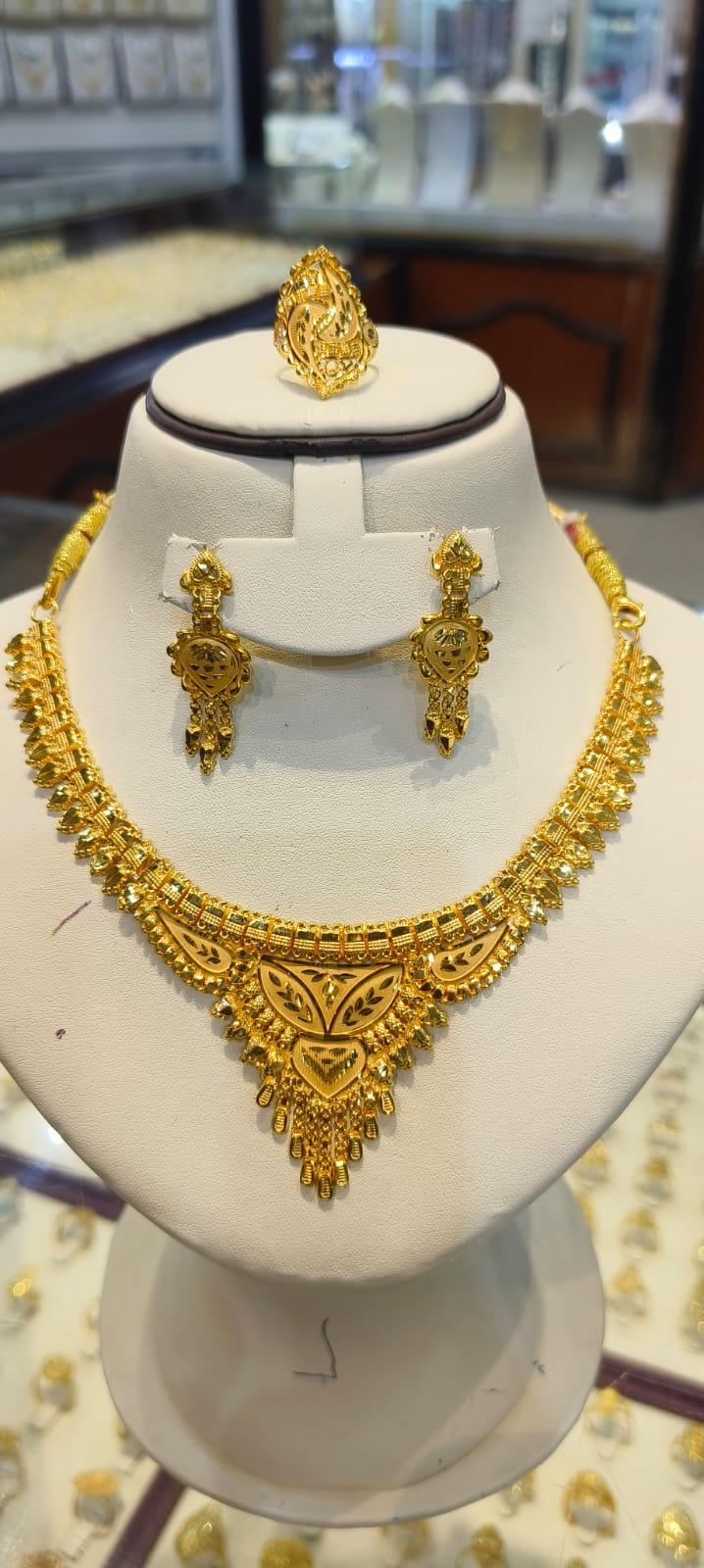 Gold Jewellery Set
